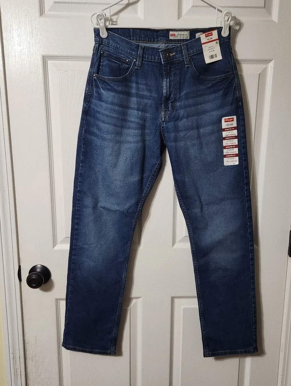 Wrangler Men's Athletic Fit Straight Jeans, Size 31x30, NWT